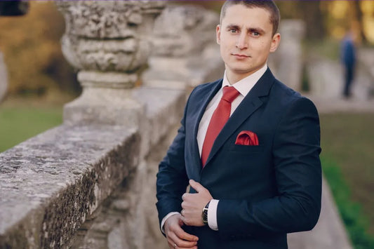Wat Is Het Verschil Tussen Een Blazer En Een Colbert?