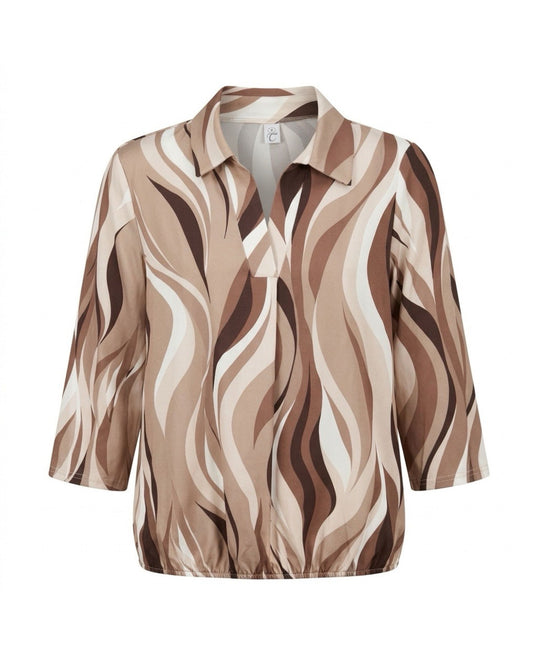 Poloshirt met V-hals en driekwartmouwen van zachte viscose – Marijke Mode.