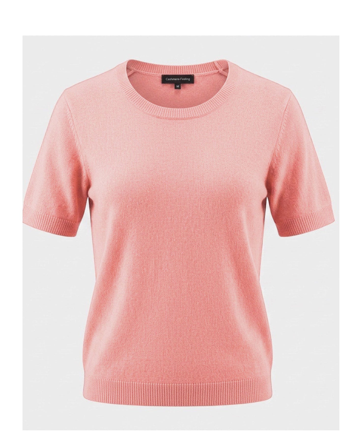 Alt-tekst:
Cashmere Feeling zachte dames-twinset in unikleur met top en vest, verkrijgbaar bij Marijke Mode