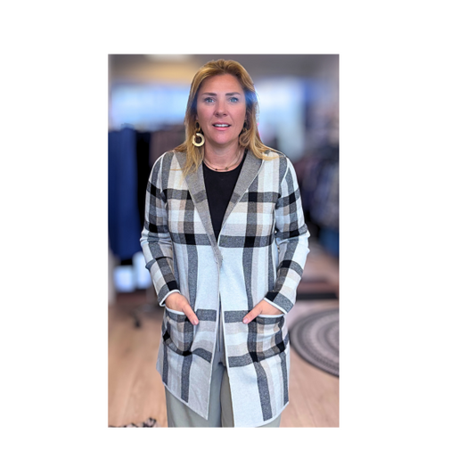 Marinello vest met capuchon. verkijgbaar bij marijke mode