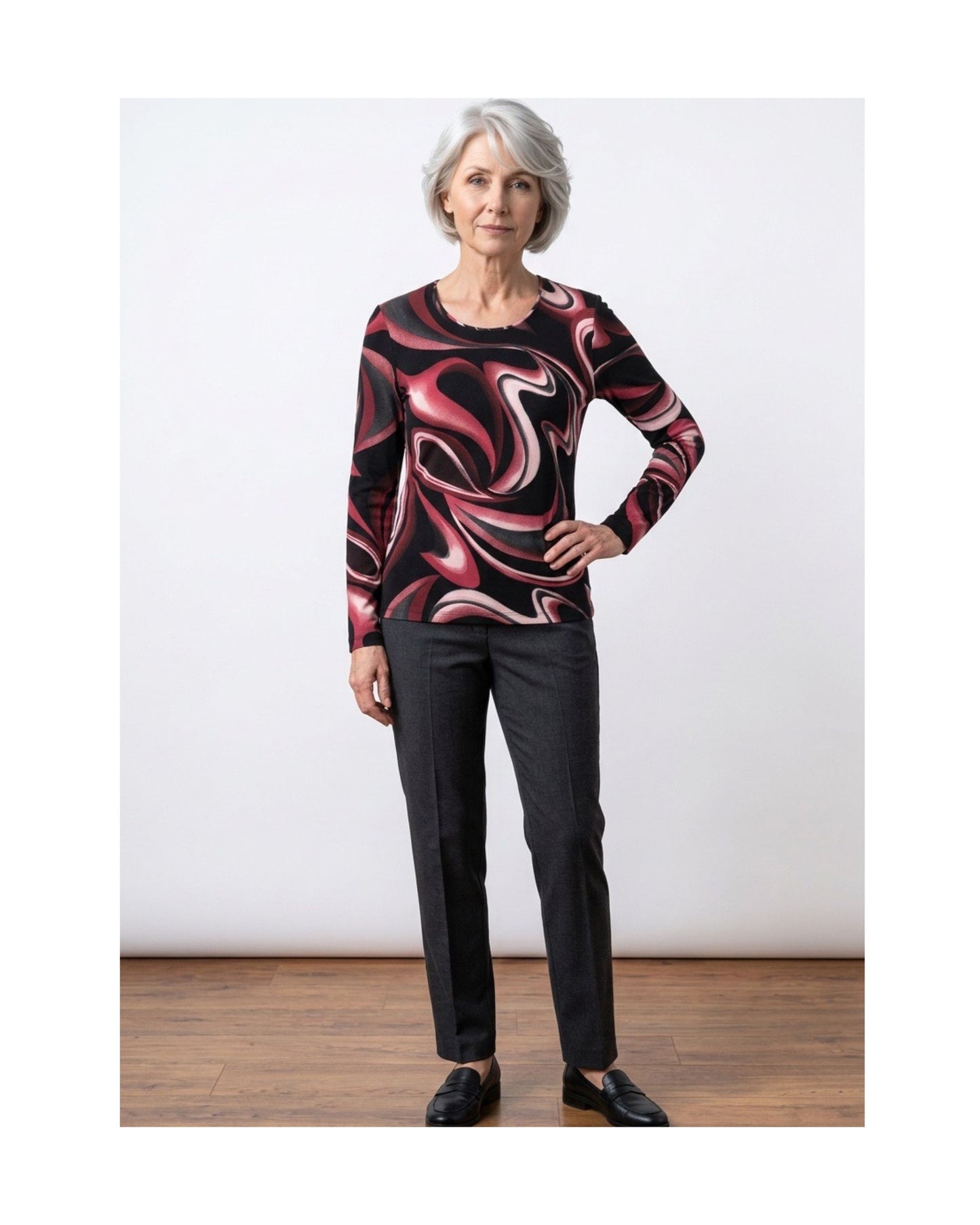 Marinello dames shirt met ronde hals, lange mouwen en stijlvol najaarsdessin in soepele viscose stretch, verkrijgbaar in twee kleuren.
