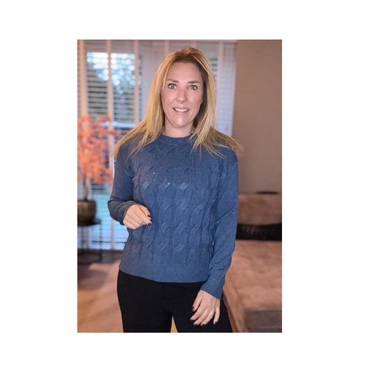 Marinello damestrui met kabelpatroon en ronde hals, zachte warme kwaliteit in radblauw, fuchsia en beige – Marijke Mode.