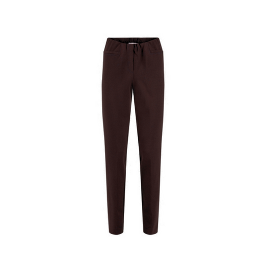 Sensia damespantalon Penny slim fit in bruin, instapbroek met elastische tailleband en punta stretchkwaliteit, korte lengtemaat met rechte slanke pijp – verkrijgbaar bij Marijke Mode.