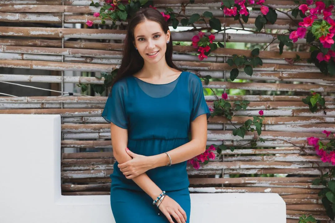 Van welke kleur blouse houden vrouwen