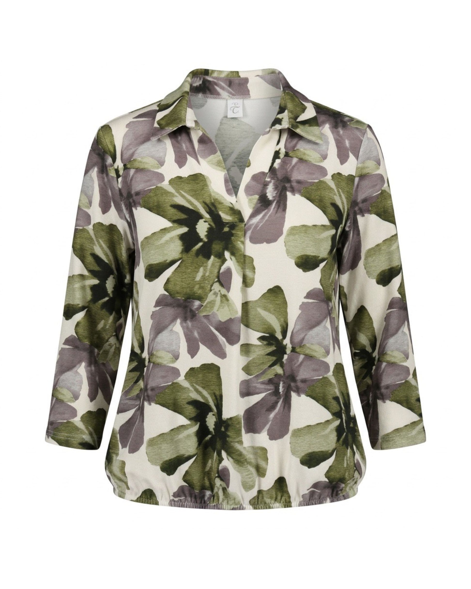 Poloshirt met V-hals en driekwartmouwen van zachte viscose – Marijke Mode.