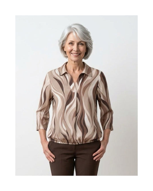Poloshirt met V-hals en driekwartmouwen van zachte viscose – Marijke Mode.