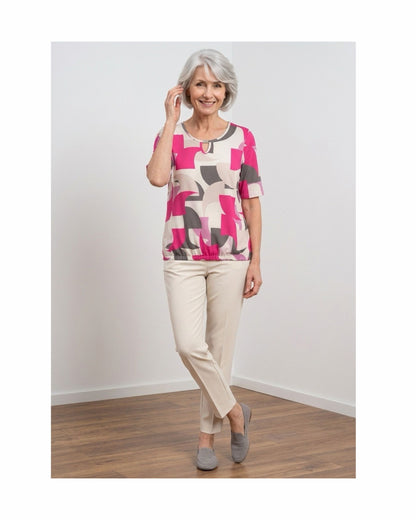 shirt met ronde hals en elastiek. verkrijgbaar bij marijke mode