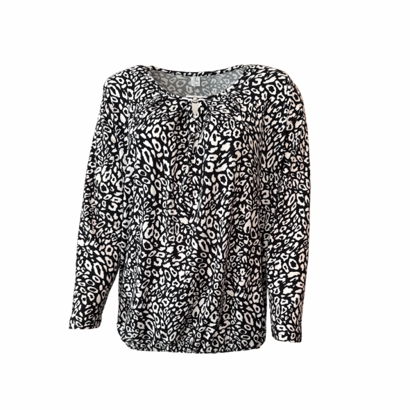 Dames blouson shirt met lange mouwen in trendy herfstkleur, ronde hals en soepel vallende viscose mix – Marijke Mode najaarscollectie 2025.
