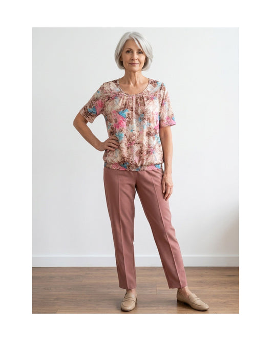 Blouson shirt voor dames met comfortabele pasvorm, verkrijgbaar bij Marijke Mode.