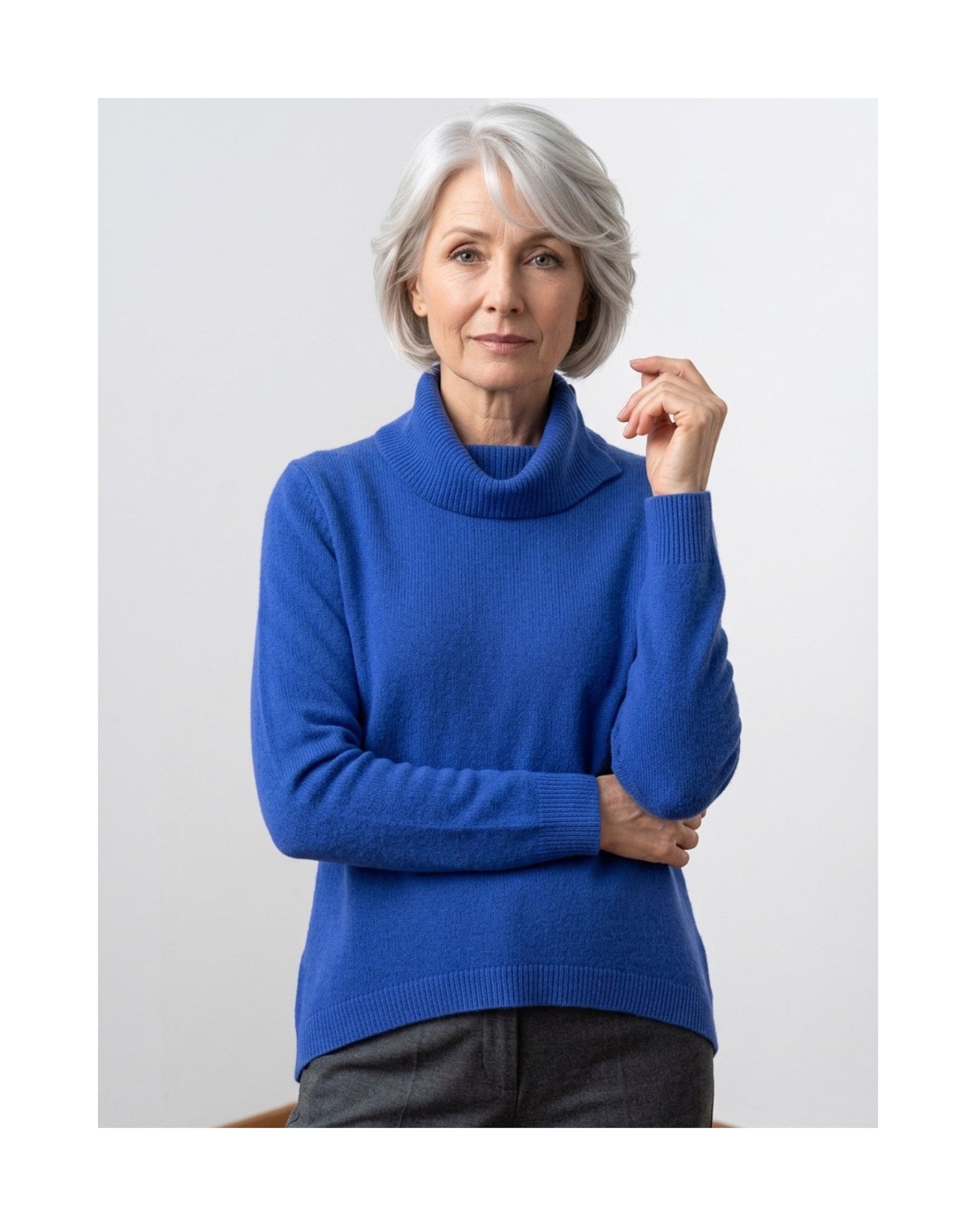Cashmere Feeling pullover met comfortabele splitkraag in superzachte kwaliteit, verkrijgbaar bij Marijke Mode.