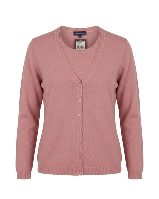 Alt-tekst:
Cashmere Feeling zachte dames-twinset in unikleur met top en vest, verkrijgbaar bij Marijke Mode
