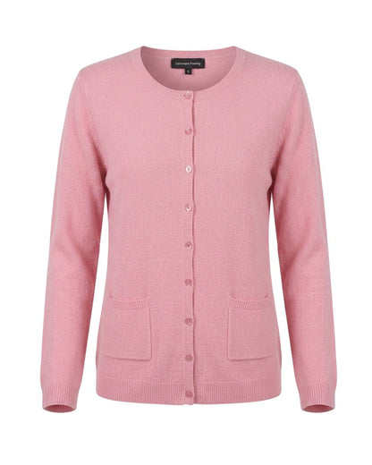 Cashmere Feeling kort vest met ronde hals, knopen en zakken in superzachte kwaliteit, verkrijgbaar bij Marijke Mode.