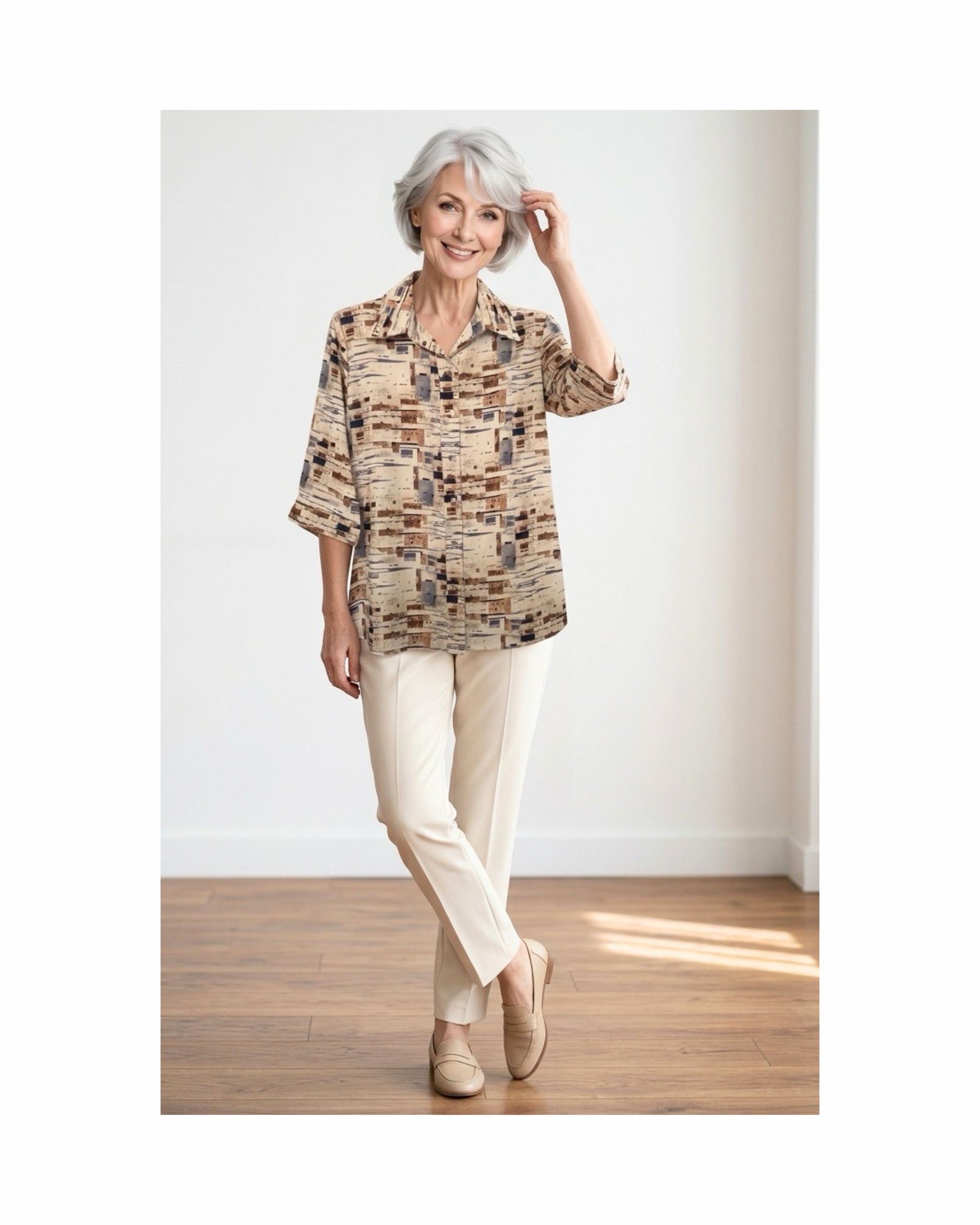 Blouse met kraag en driekwart mouwen – verkocht door Marijke Mode