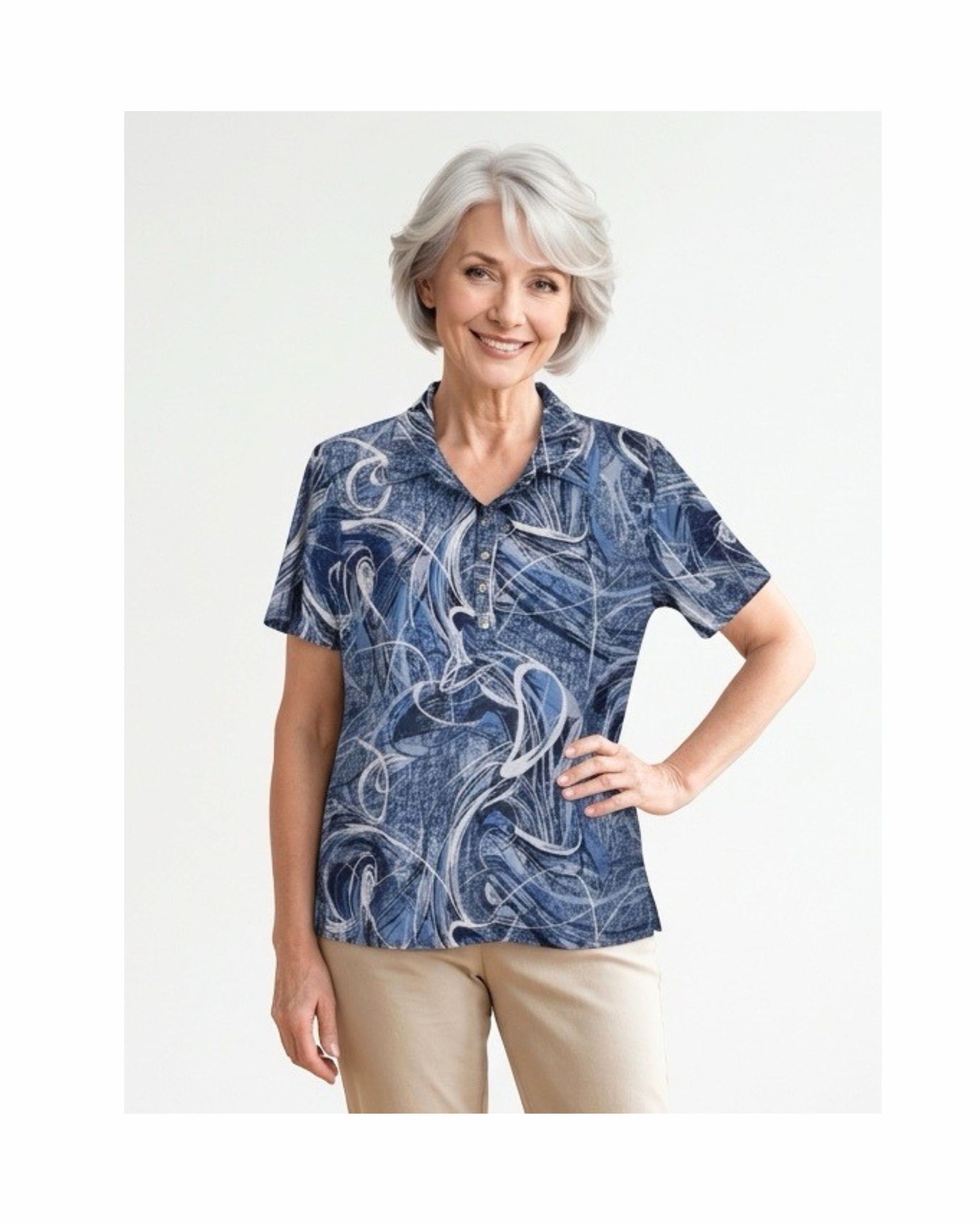 Polo met kraag en zilveren knopen in voorjaarskleuren – verkocht door Marijke Mode