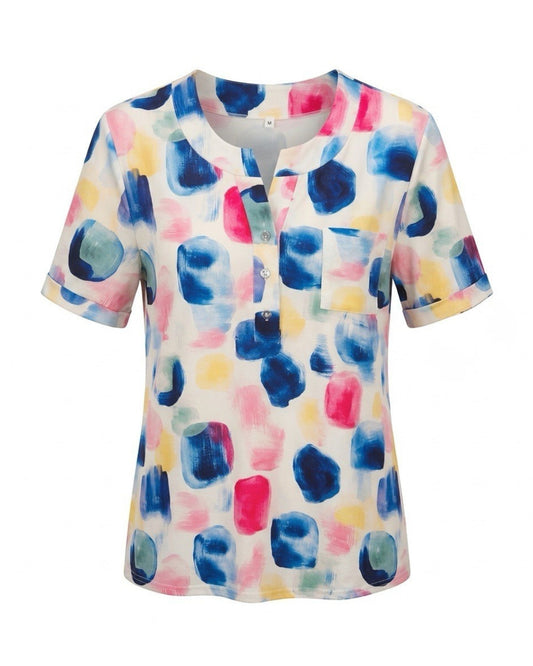Dames T-shirt met V-hals, sierknopen en borstzakje verkrijgbaar bij Marijke Mode.