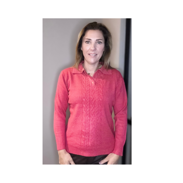 warme dames trui met kraag en stretch en knopen . kabel trui bij marijke mode