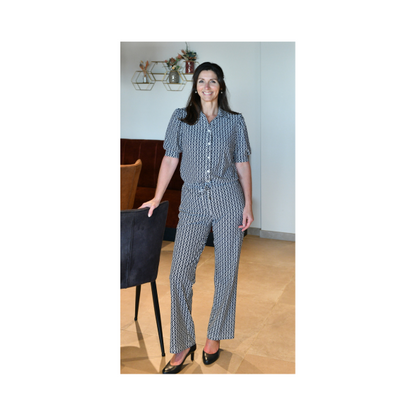 travel pantalon van het merk sensia fashion. verkocht door marijke mode. travel kleding en travel kwaliteit