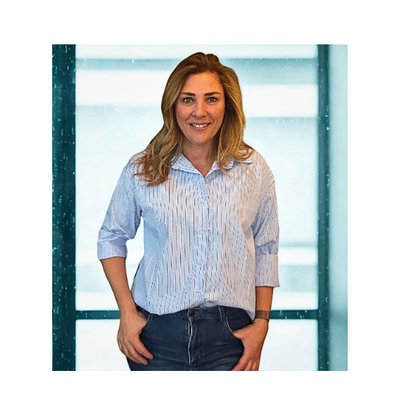 Vlotte one size blouse met knopen en lange mouwen van Marijke Mode, geschikt tot maat 44