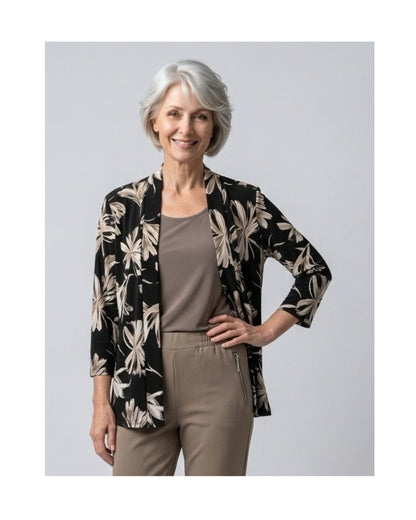 Forever 2-in-1 twinset in travelkwaliteit met bewerkt vestjasje, effen inzet en sjaalkraag, verkrijgbaar bij Marijke Mode.