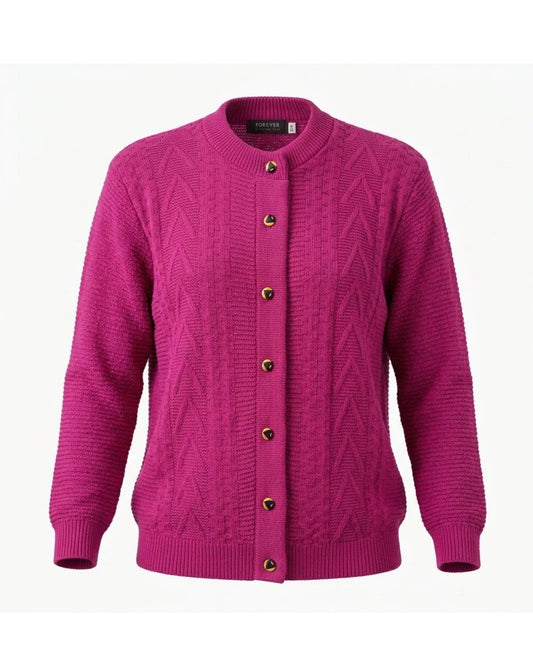 Forever damesvest met kabelpatroon, goudkleurige knopen en ronde hals met opstaand boordje.