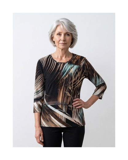 Gabriella K. shirt met ronde hals, lange mouwen en luxe bladprint in zwart, bruin, goud en groen, verkrijgbaar bij Marijke Mode.