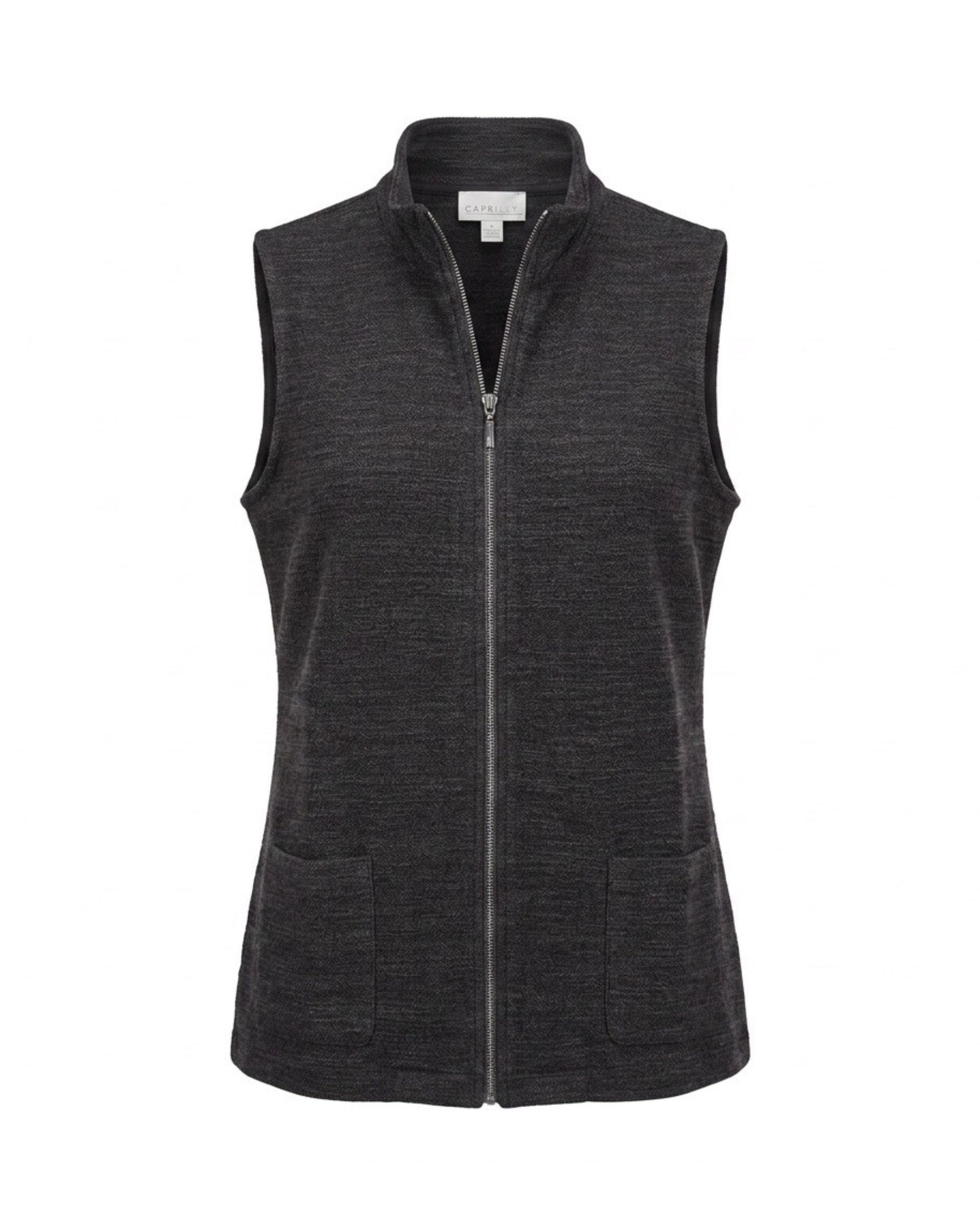 Gabriella K sportief damesgilet met opstaande kraag, ritssluiting en zakken, verkrijgbaar in donkerblauw, zwart en bruin melé bij Marijke Mode.