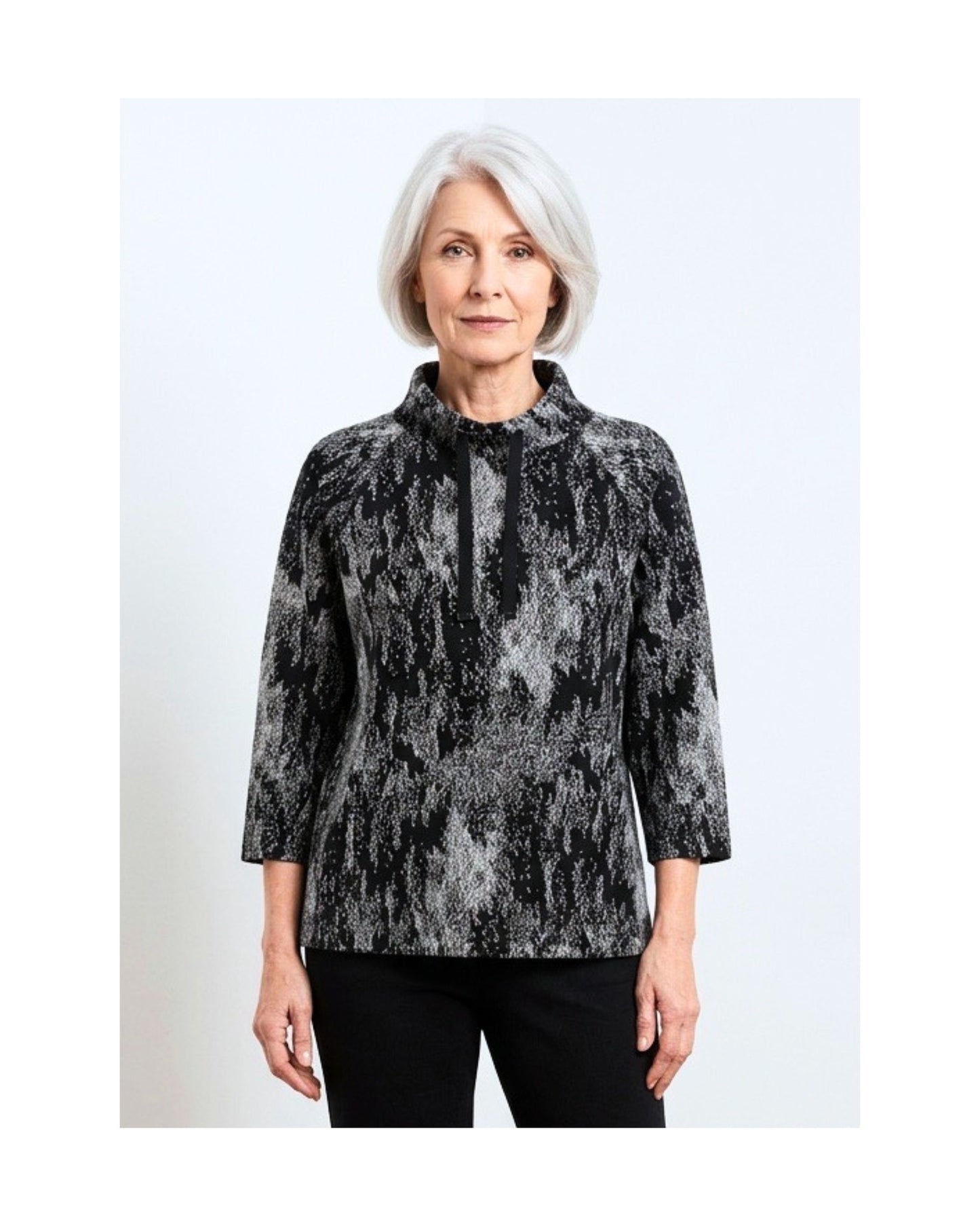Gabriella K Sweater met Opstaande Col Zwart Wit