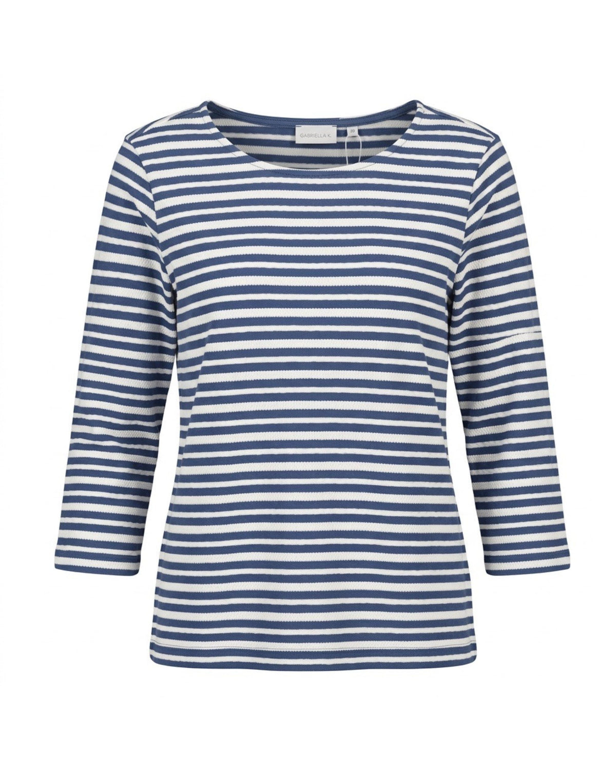 Gabriella K. gestreept T-shirt in rafblauw en wit met ronde hals en driekwart mouwen, verkrijgbaar bij Marijke Mode.