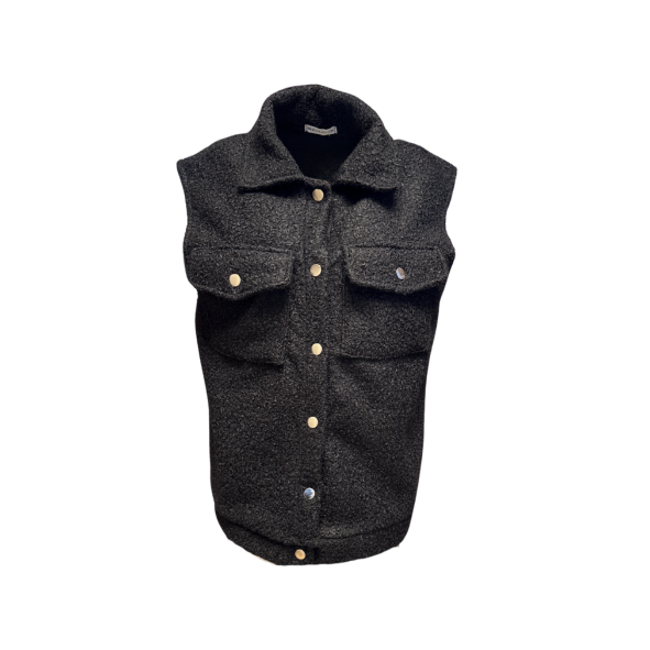 Boucle gilet met knopen. verkocht door marijke mode