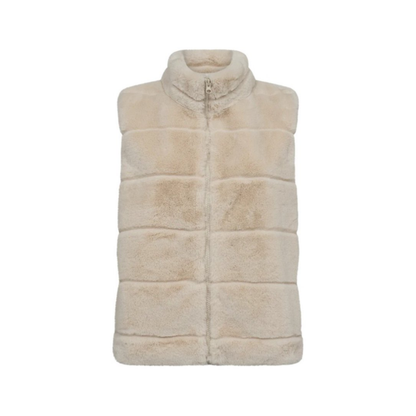Beige vegan fur bodywarmer – zachte imitatiebont bodywarmer met ritssluiting en steekzakken, verkrijgbaar bij Marijke Mode.