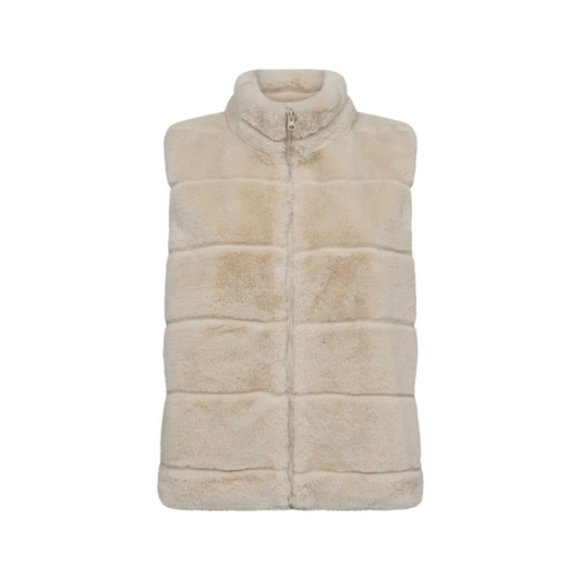 Beige vegan fur bodywarmer – zachte imitatiebont bodywarmer met ritssluiting en steekzakken, verkrijgbaar bij Marijke Mode.