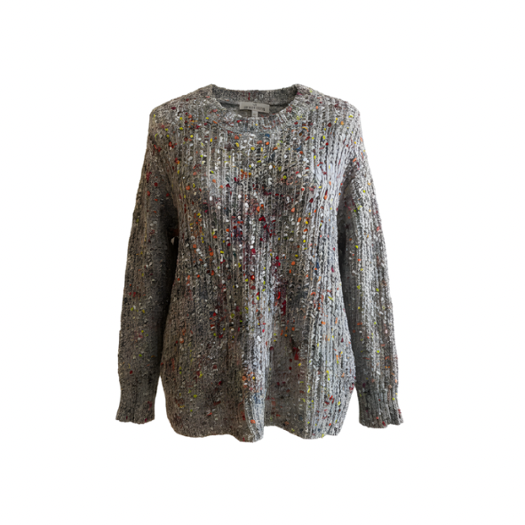 Zachte wintertrui met ronde hals en boord aan de mouwen, soepel en licht vallend, verkrijgbaar bij Marijke Mode.