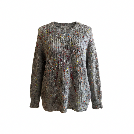 Zachte wintertrui met ronde hals en boord aan de mouwen, soepel en licht vallend, verkrijgbaar bij Marijke Mode.