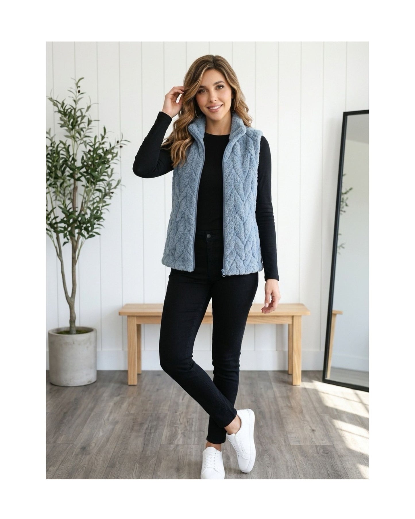 MXO dames gilet bodywarmer met ritssluiting, opstaande kraag en afsluitbare zakken bij Marijke Mode