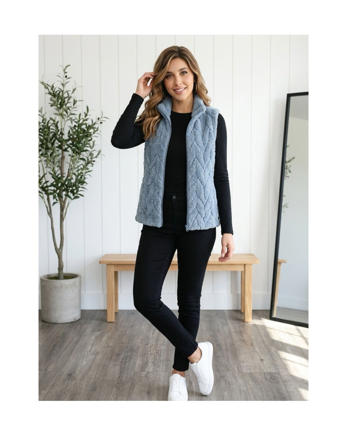 MXO dames gilet bodywarmer met ritssluiting, opstaande kraag en afsluitbare zakken bij Marijke Mode