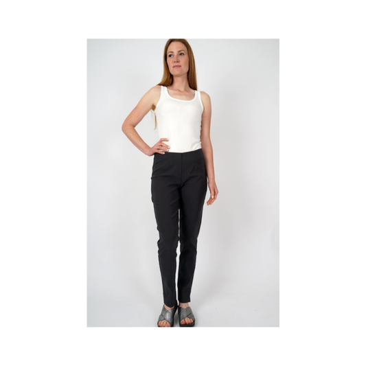Instapbroek MXO met brede elastische tailleband en split onderaan, korte lengtemaat 78 cm, verkrijgbaar bij Marijke Mode in rood, indigoblauw, zwart en donkerblauw.