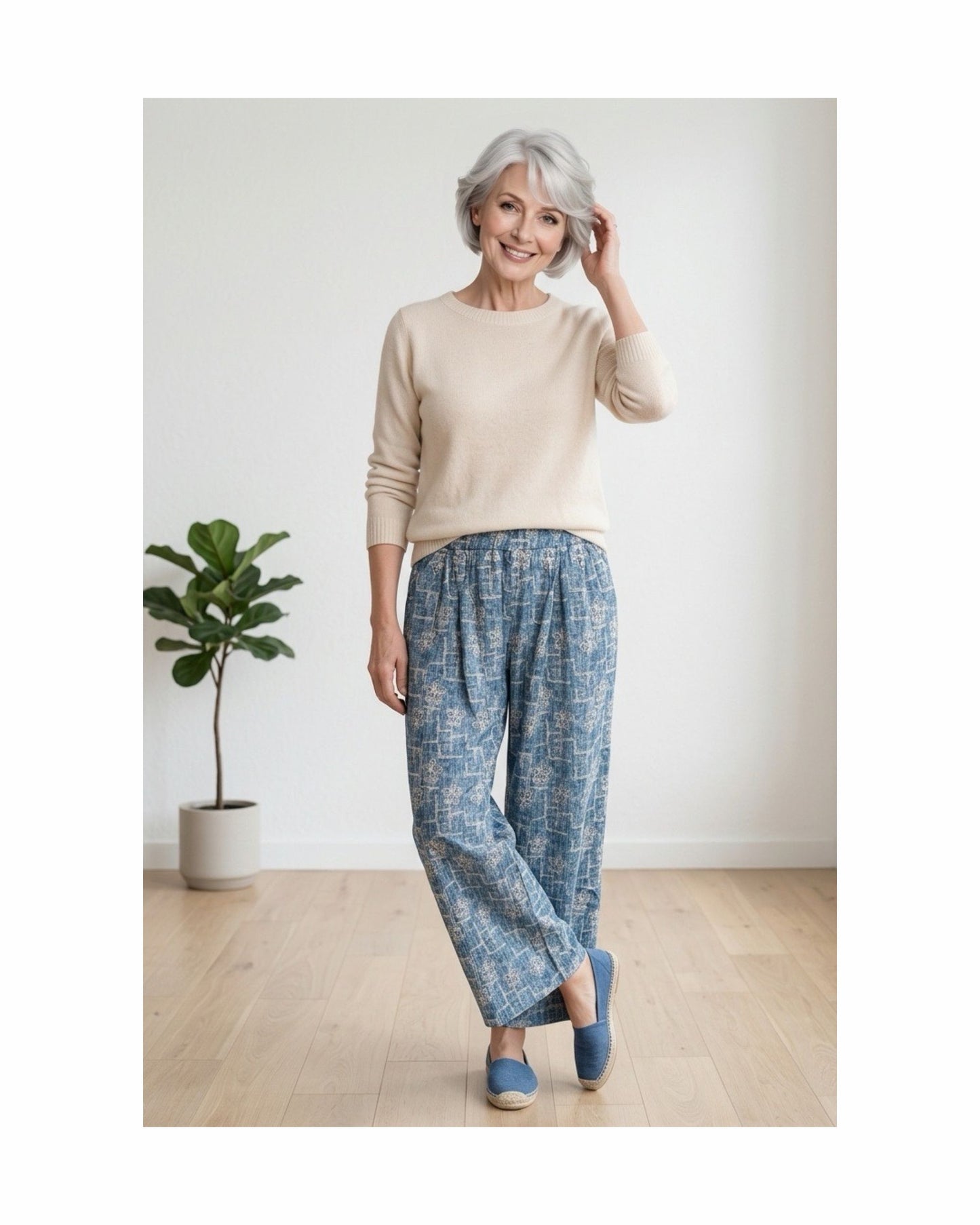 MXO wijdvallende pantalon in jeansdessin met elastiek verkocht door Marijke Mode