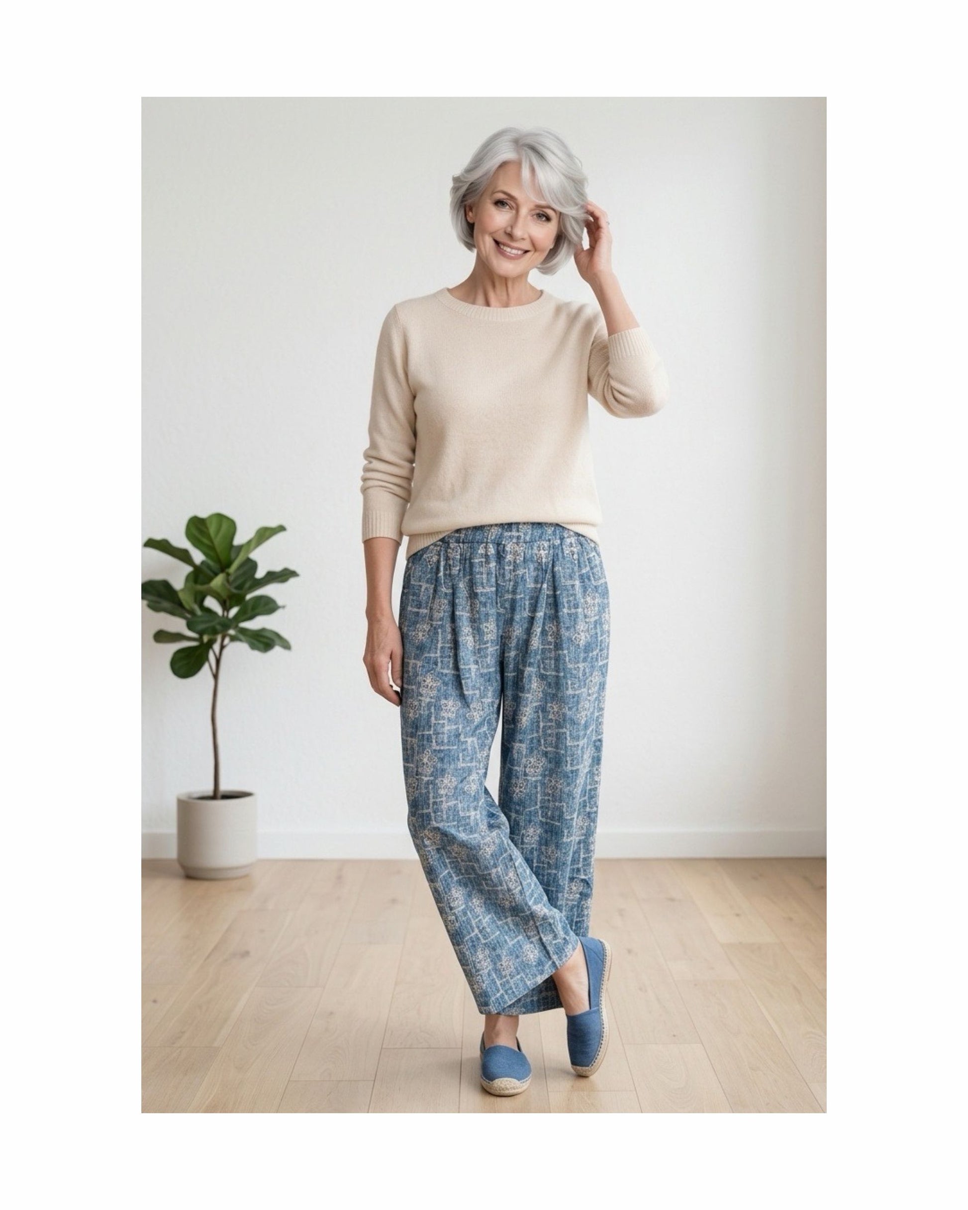 MXO wijdvallende pantalon in jeansdessin met elastiek verkocht door Marijke Mode
