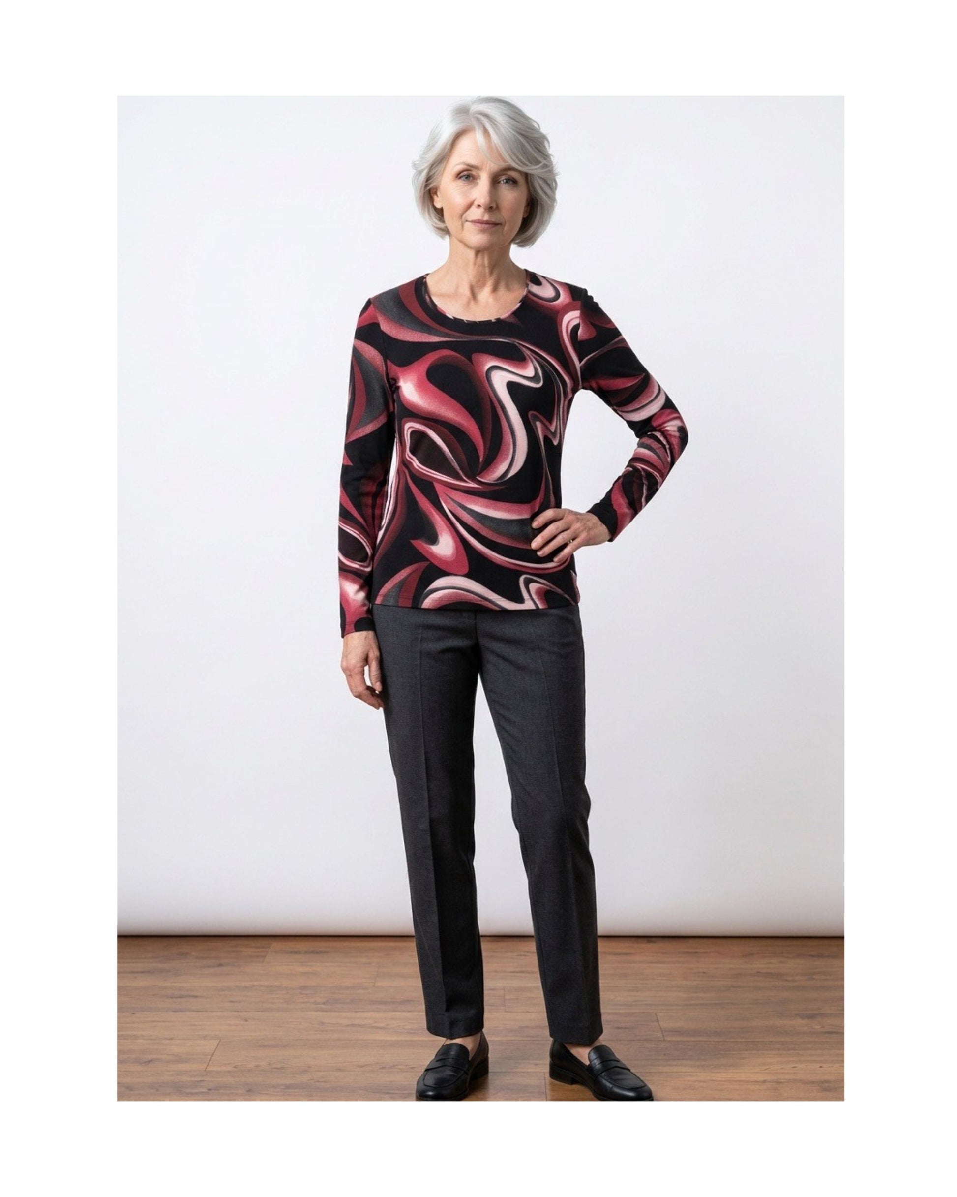 Marinello dames shirt met ronde hals, lange mouwen en stijlvol najaarsdessin in soepele viscose stretch, verkrijgbaar in twee kleuren.