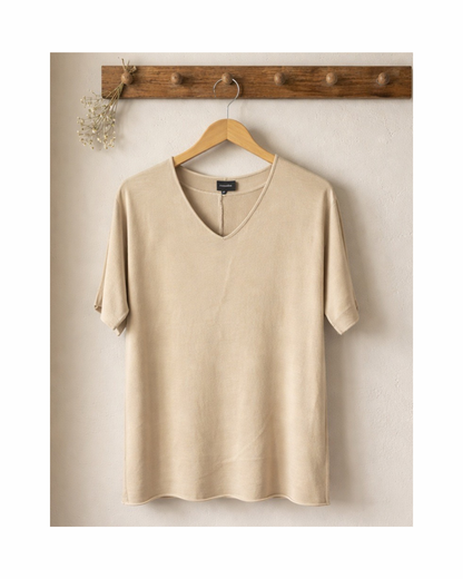 tshirt uni kleur v hals merk marinello bij Marijke Mode