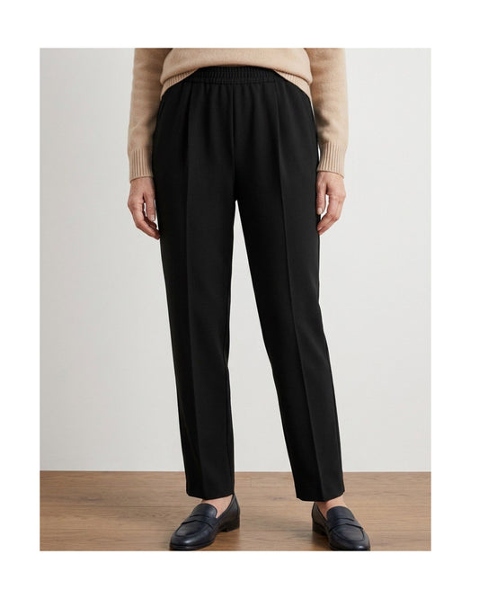Klassieke dames broek met elastiek in de taille. pantalon met elastiek in de taille in korte lengtemaat. Marijke Mode biedt betaalbare senioren damesmode Den Haag. Mode voor Ouderen Seniorenmode