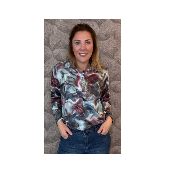 “Dames polo van soepele dunne viscosemix met glans – recht model met kraag en knopen – Marijke Mode”