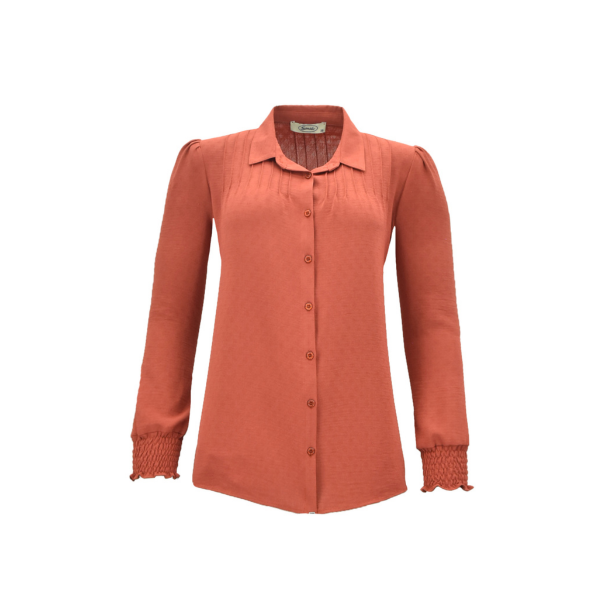 Ontdek de Anjeta blouse van Sensia Fashion bij Marijke Mode in Den Haag. Met een stijlvolle kraag, knopen en een comfortabele pasvorm, is deze hippe blouse perfect voor de moderne oudere vrouw. Ideaal voor dames die houden van klassieke én trendy mode. Bezoek Marijke Mode voor de beste seniorenmode. klassieke blouses