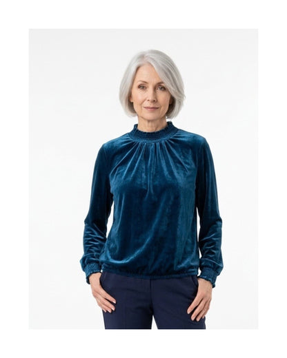 Sensia Fashion Alexia velvet koltop met gesmokte kraag en lange mouwen. Chique blousonmodel met subtiele glans in verschillende unikleuren.
