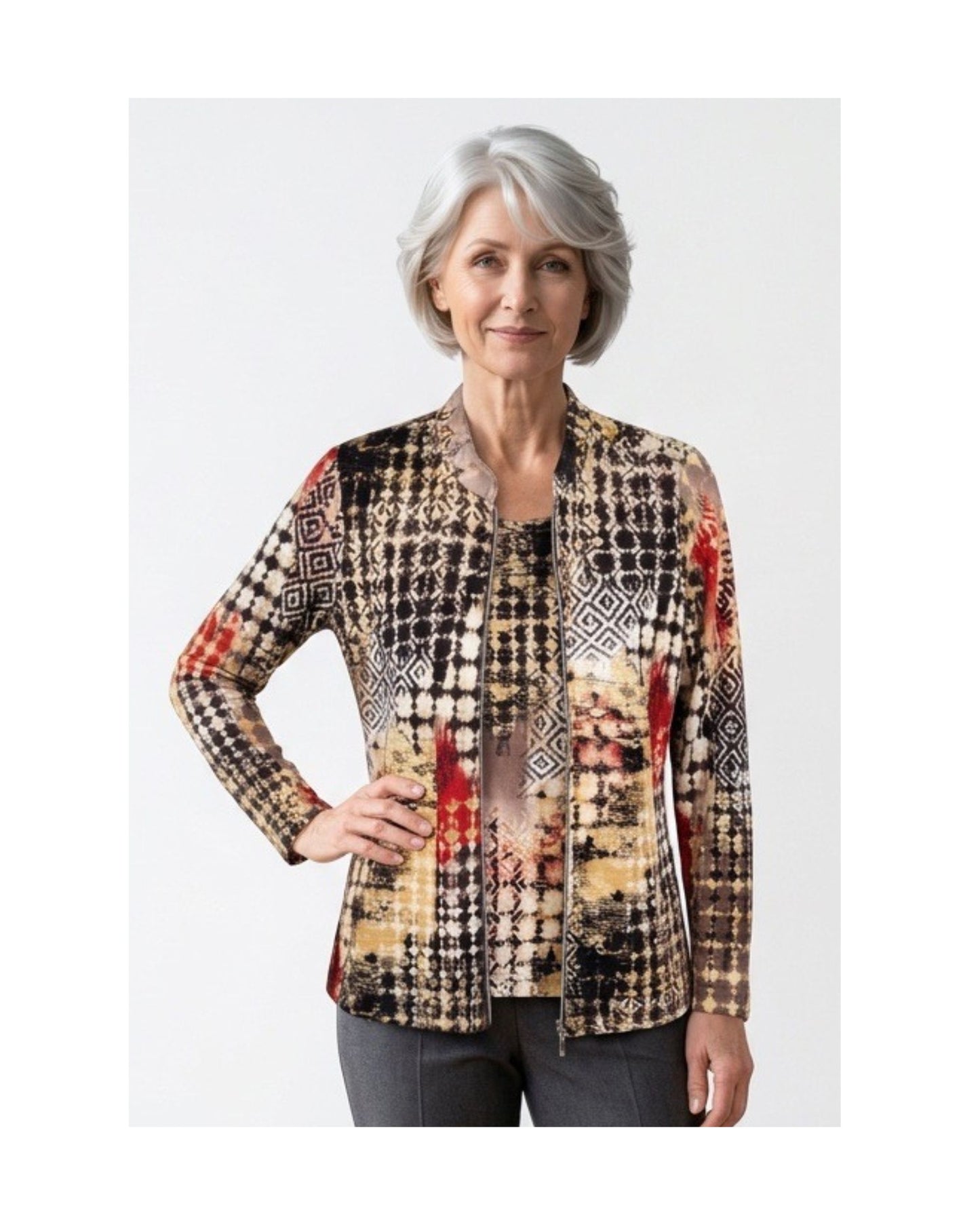 Sensia Fashion twinset met shirt en vest in bruin-beige dessin, verkrijgbaar bij Marijke Mode.