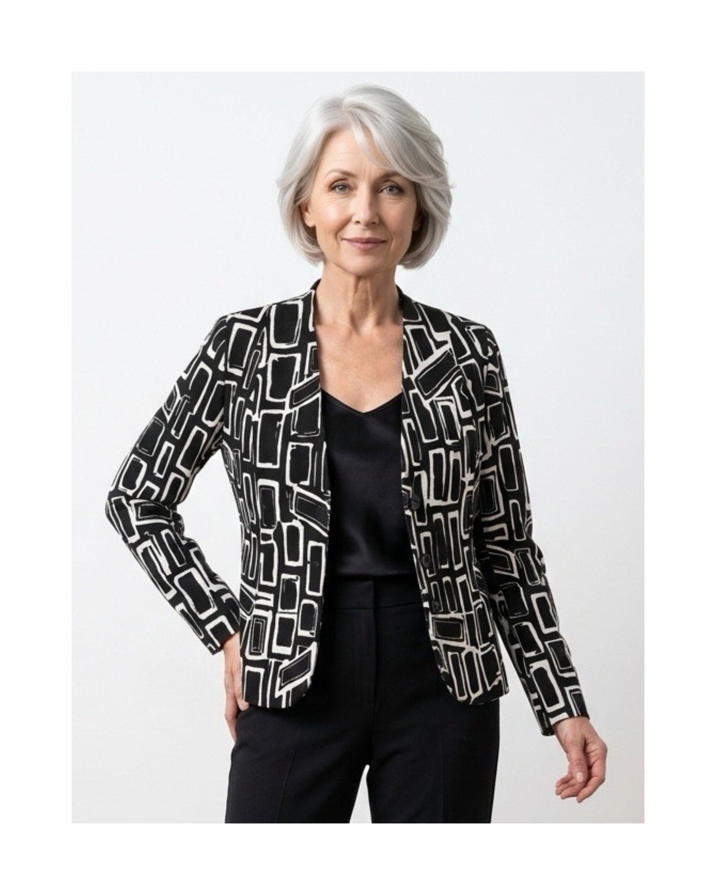 Sensia Fashion gevoerd blazerjasje dames zwart-wit met ronde hals en drie knopen – Marijke Mode