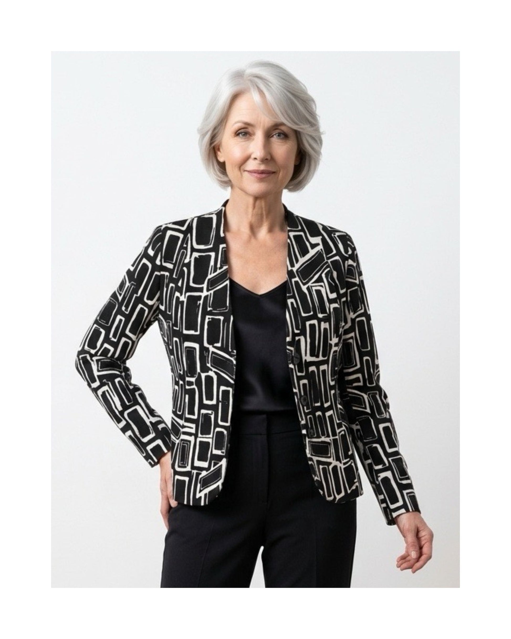 Sensia Fashion gevoerd blazerjasje dames zwart-wit met ronde hals en drie knopen – Marijke Mode