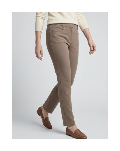 dames pantalon van sensia Fashion met micro-suèdine look en rechte pijpen, verkrijgbaar bij Marijke Mode.