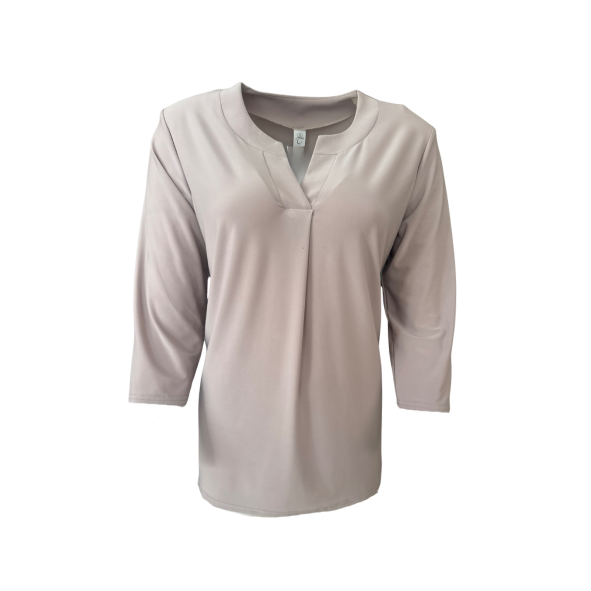 Uni basis T-shirt met 3/4 mouw, ronde hals met V-insnede en stevig boord, verkrijgbaar in donkerblauw en taupe bij Marijke Mode."