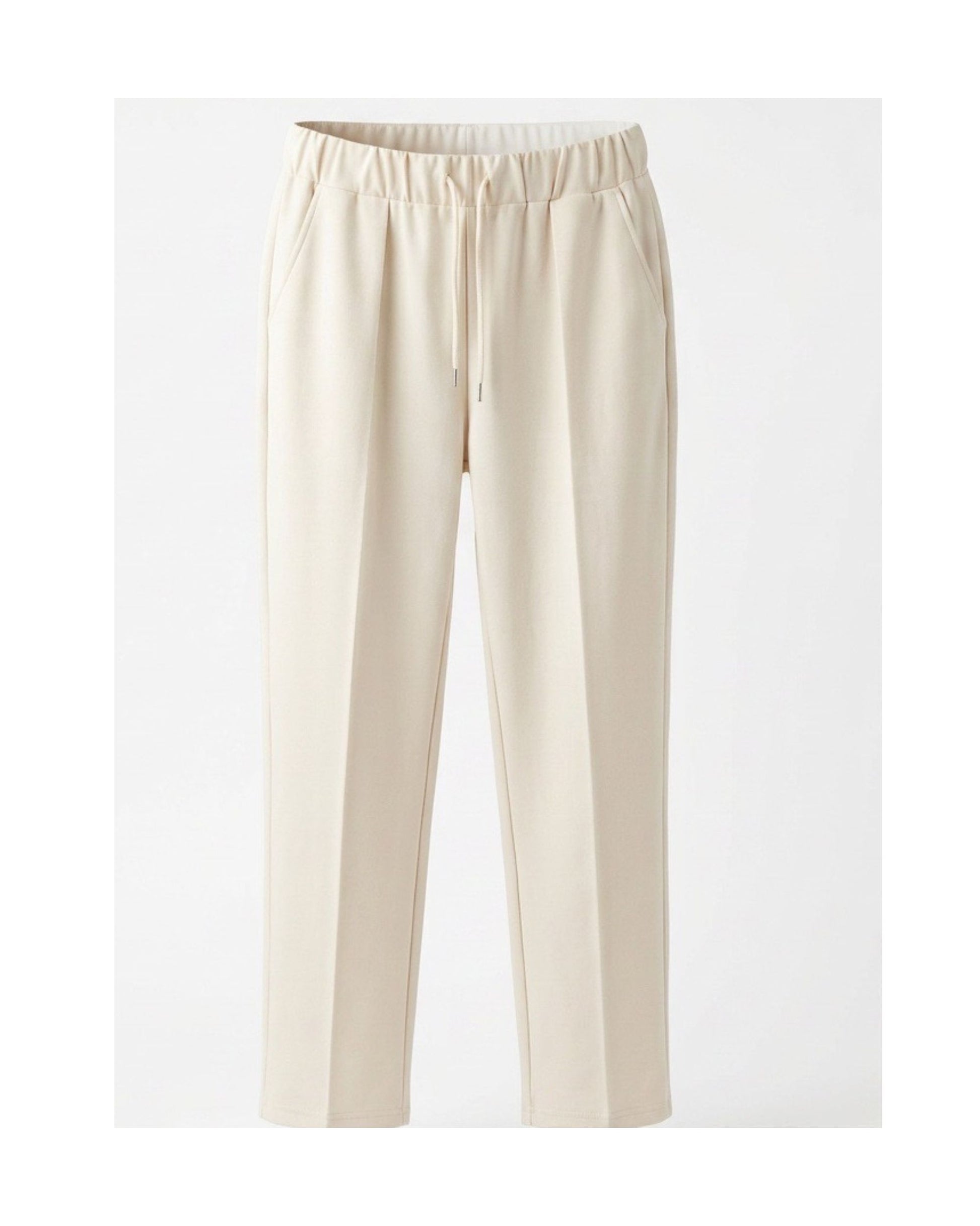 Basic pantalon van zachte travelkwaliteit met elastische band en trekkoord, verkrijgbaar bij Marijke Mode.
